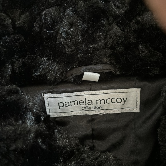 PAMELA McCoy BLACK FAUX FUR PANCHO- SIZE M - Picture 10 of 17